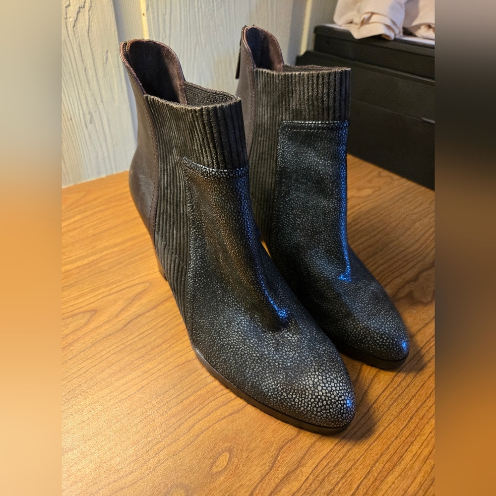Donald J. Pliner Black Textured Boots